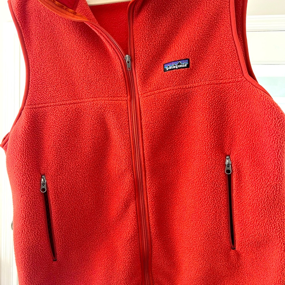 Mens large Patagonia vest.
